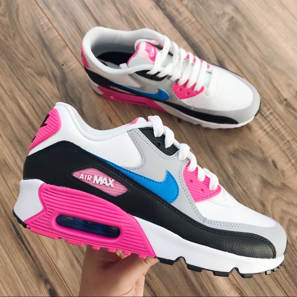 Nike Shoes - Nike air max 90